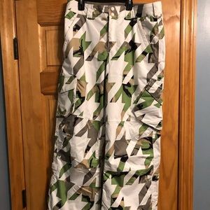 Men’s snowboard pants